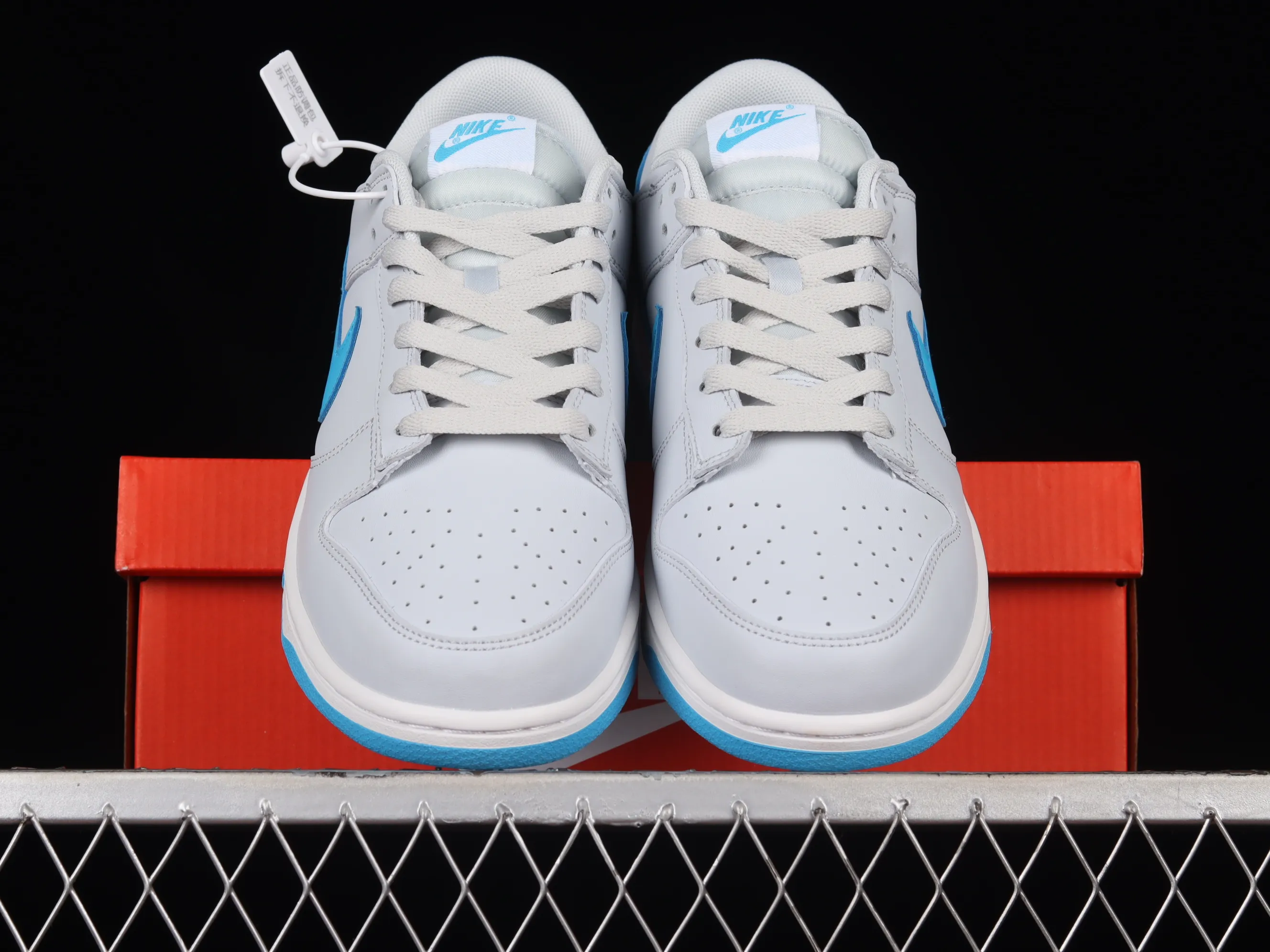 All Categories Nk SB Dunk Series Nk SB Dunk Low Low-top sneakers Cost-effective version Nk Dunk Low "Light Blue" Gray North Carolina SB low-top sports and leisure sneakers DV0831-001